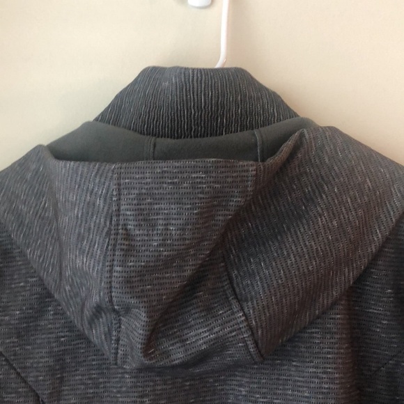 Champion Coat With Hood - Picture 5 of 5